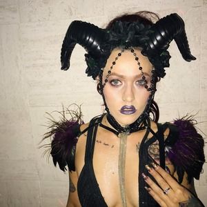 Meet your Posher, Hillary